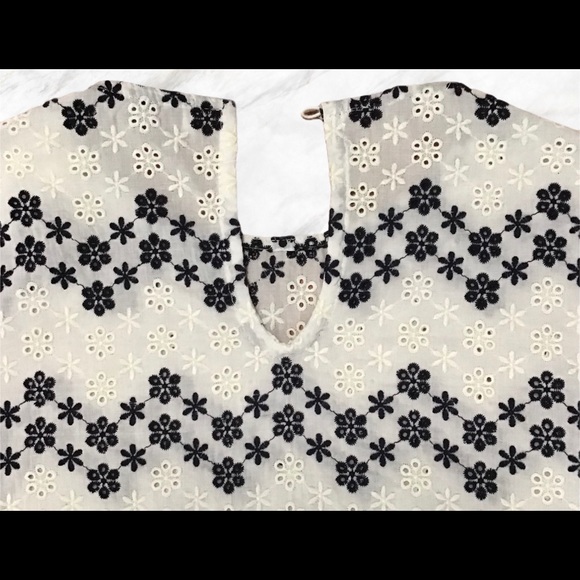 Vineyard Vines Ruffle Sleeve Woven Top - Picture 3 of 3